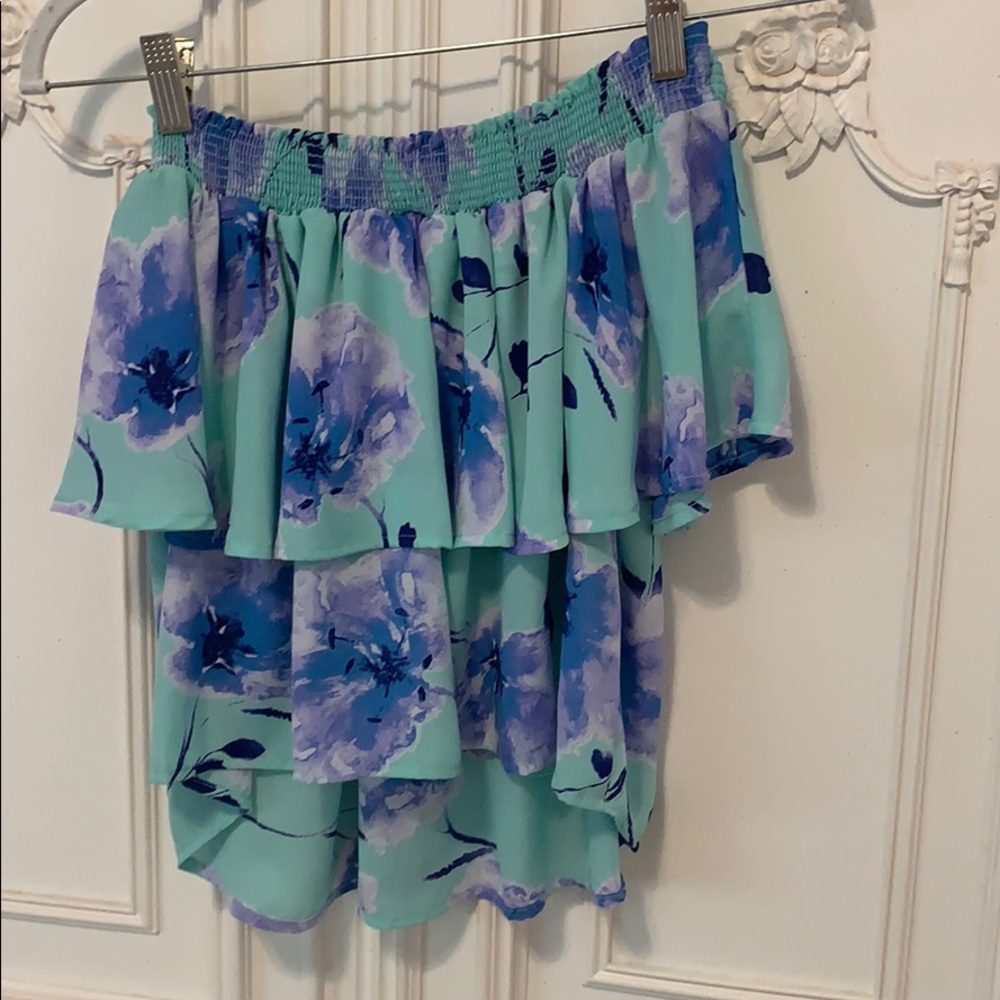 Blue floral top